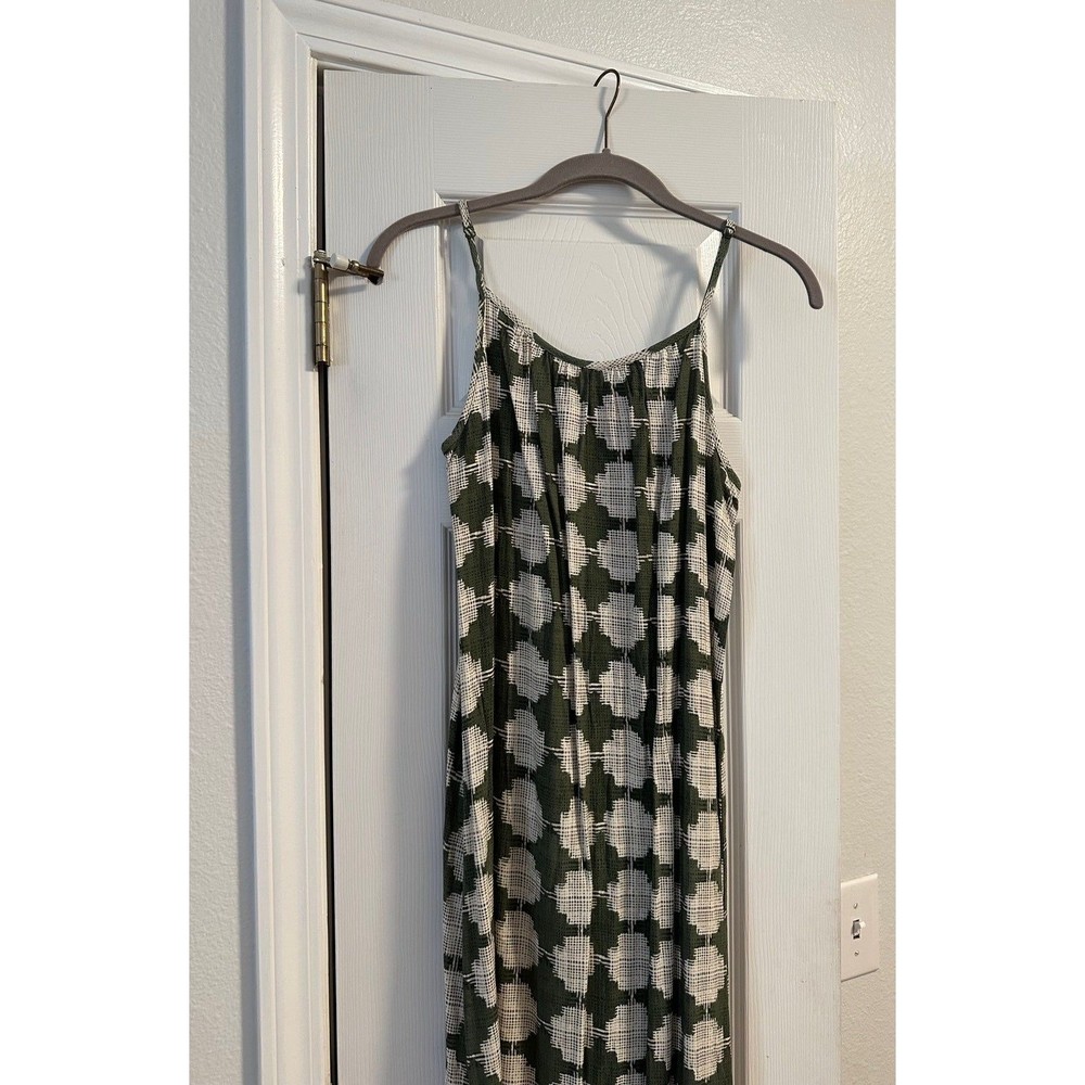 Green maxi dress